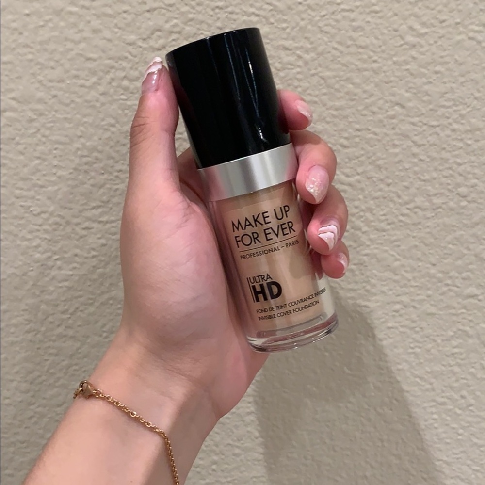 Make up for ever foundation R230